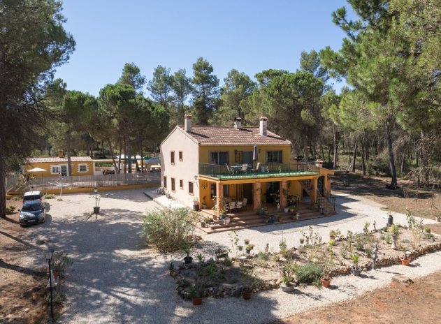 Herverkoop - Finca / Plattelands Woning - Bocairent - Valencia