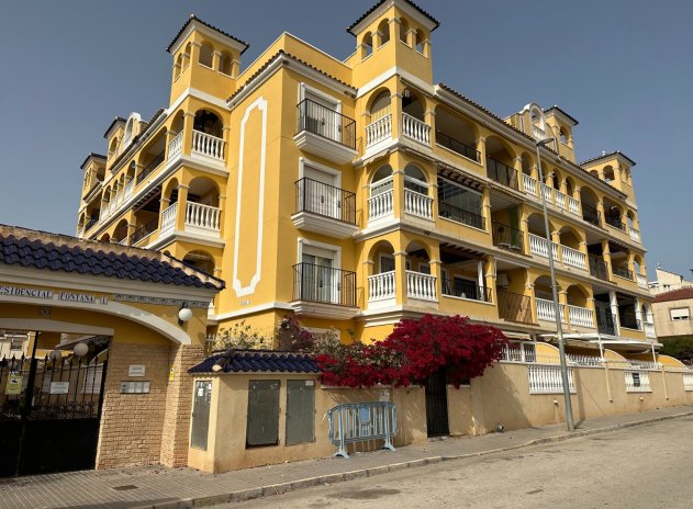 Resale - Apartment / Flat * - Algorfa *