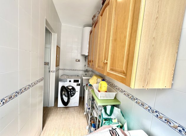 Resale - Apartment / Flat * - Almoradí *