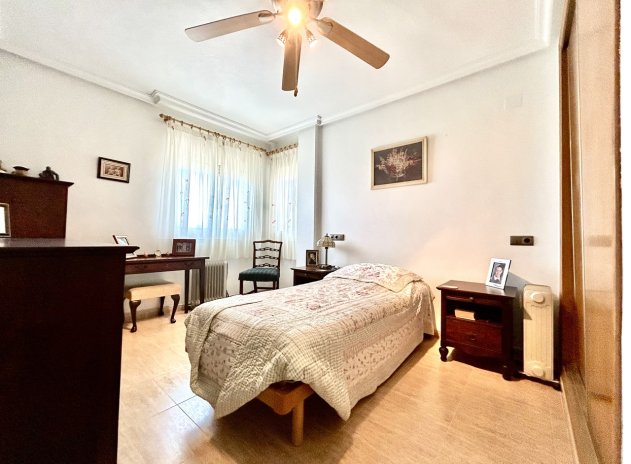 Resale - Apartment / Flat * - Almoradí *