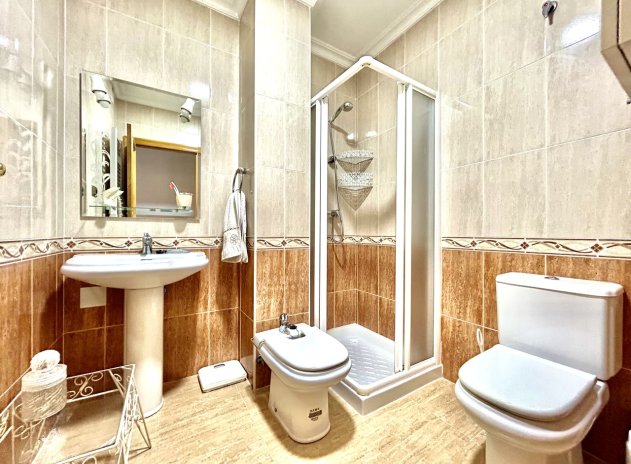 Resale - Apartment / Flat * - Almoradí *