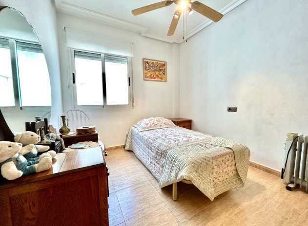 Resale - Apartment / Flat * - Almoradí *