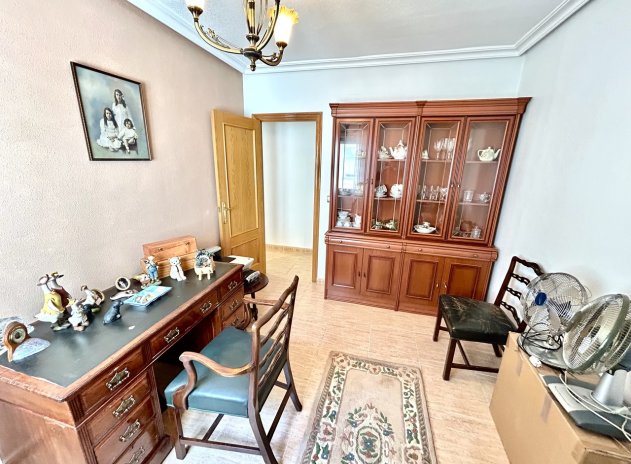 Resale - Apartment / Flat * - Almoradí *