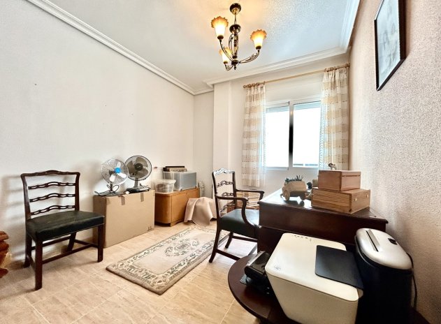 Resale - Apartment / Flat * - Almoradí *