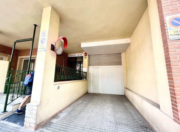 Resale - Apartment / Flat * - Almoradí *