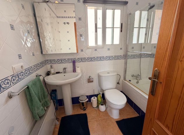 Herverkoop - Rijwoning - El Raso