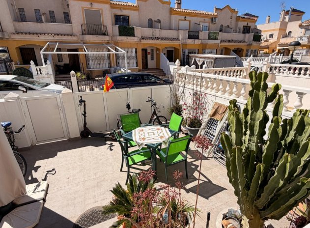 Herverkoop - Rijwoning - El Raso