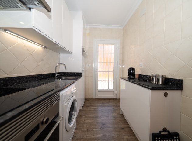 Herverkoop - Villa - Playa Flamenca - Sportcentre