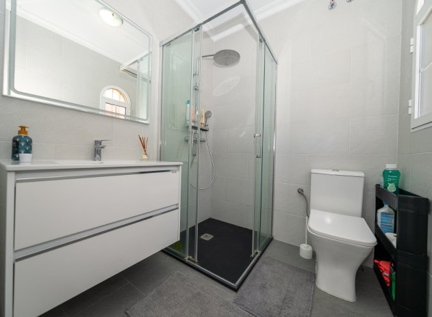 Herverkoop - Villa - Playa Flamenca - Sportcentre