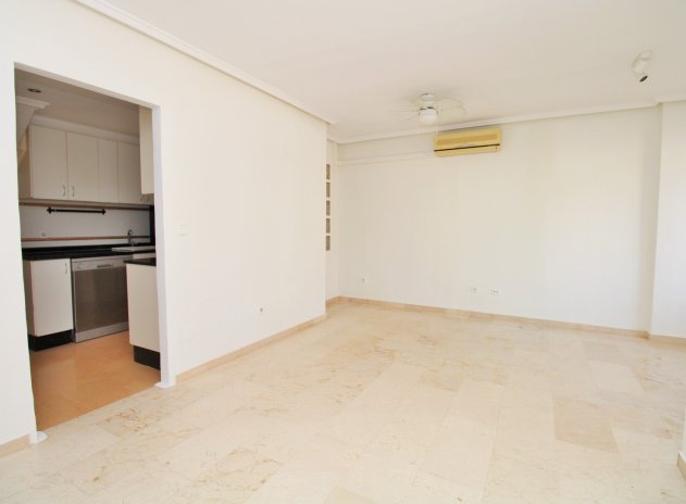 Reventa - Casa adosada - Villamartin - Villamartín