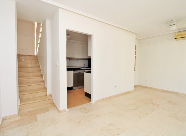 Reventa - Casa adosada - Villamartin - Villamartín