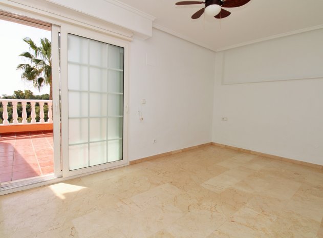 Reventa - Casa adosada - Villamartin - Villamartín