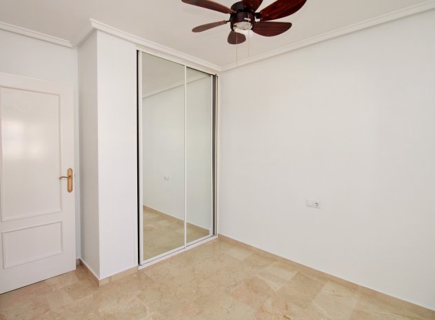 Reventa - Casa adosada - Villamartin - Villamartín