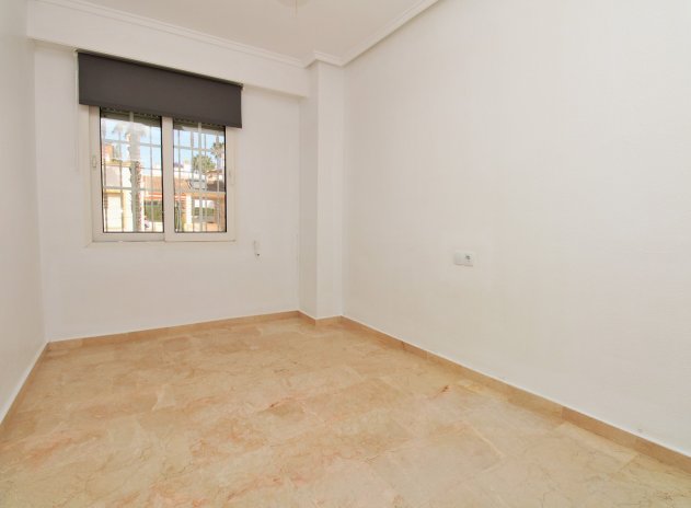 Reventa - Casa adosada - Villamartin - Villamartín