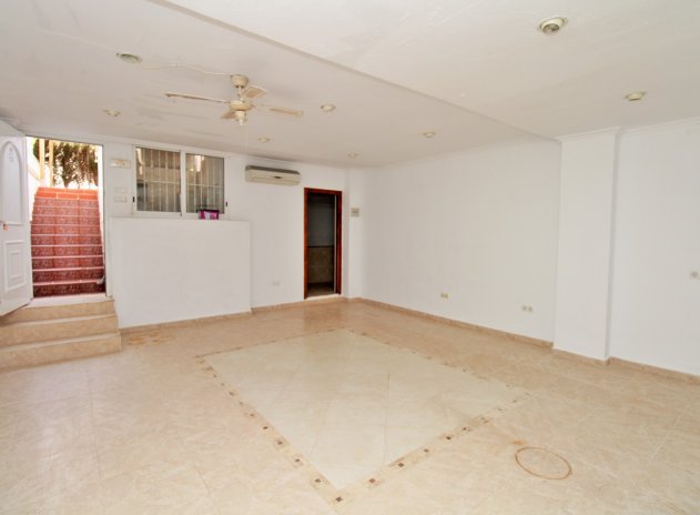 Reventa - Casa adosada - Villamartin - Villamartín