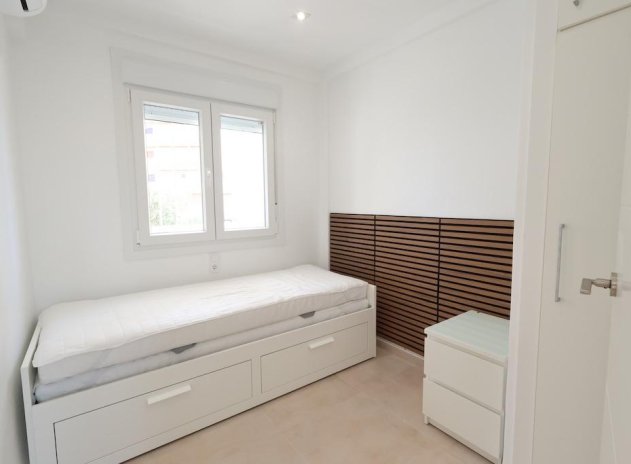 Herverkoop - Appartement - Orihuela Costa - La Zenia