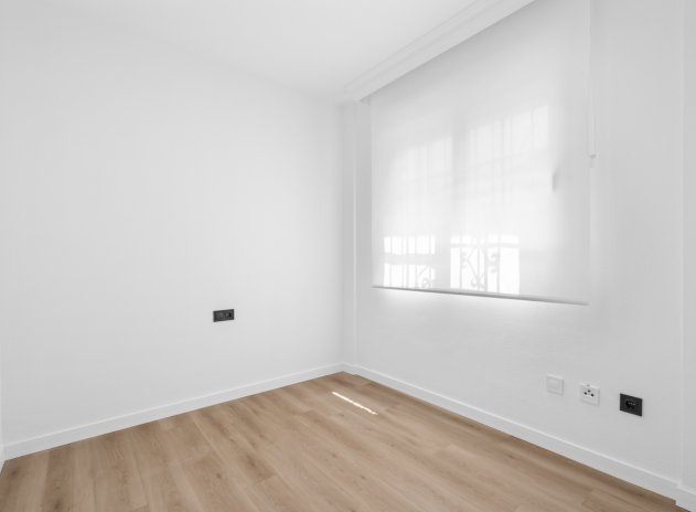 Herverkoop - Rijwoning - Villamartin - Villamartín