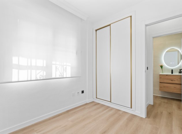 Herverkoop - Rijwoning - Villamartin - Villamartín