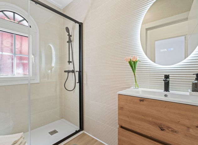 Herverkoop - Rijwoning - Villamartin - Villamartín