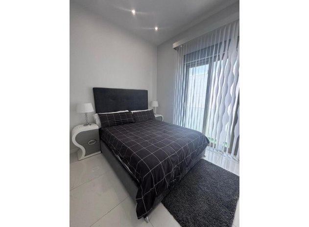 Wiederverkauf - Villa - Villamartin - PAU 8