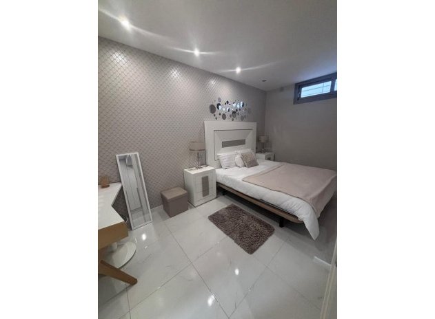 Wiederverkauf - Villa - Villamartin - PAU 8