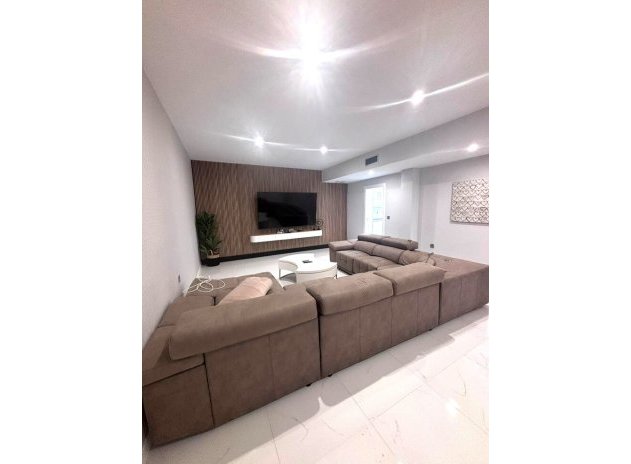 Wiederverkauf - Villa - Villamartin - PAU 8