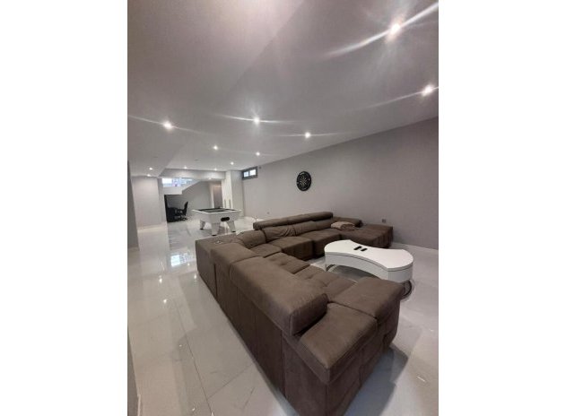 Wiederverkauf - Villa - Villamartin - PAU 8