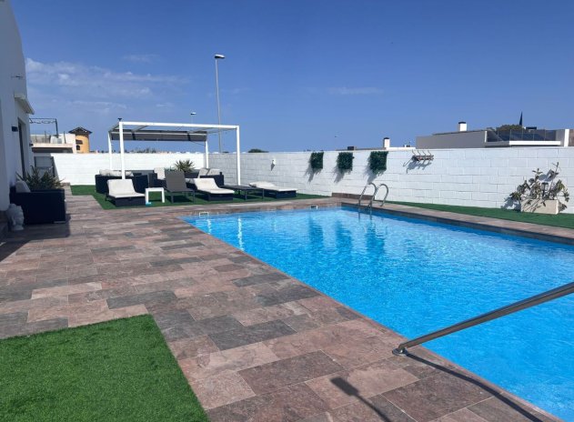 Wiederverkauf - Villa - Villamartin - PAU 8