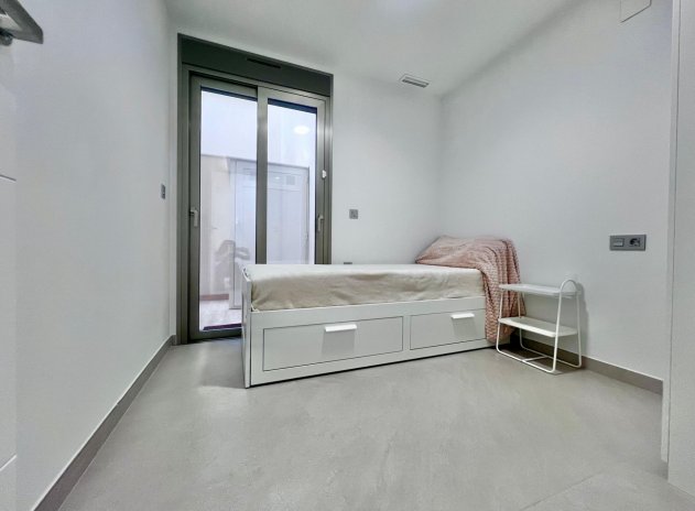 Resale - Apartment / Flat * - Torrevieja *