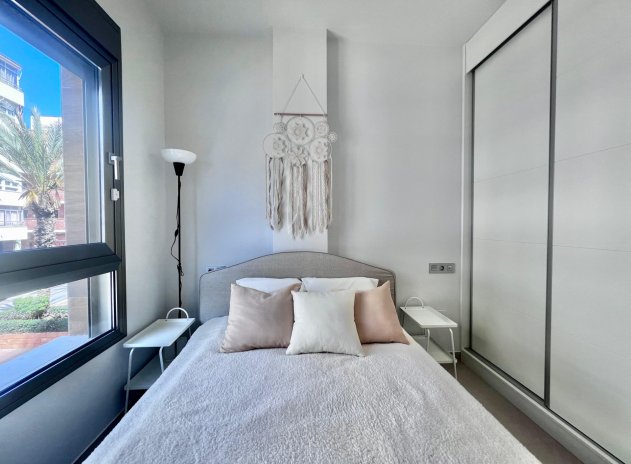 Resale - Apartment / Flat * - Torrevieja *