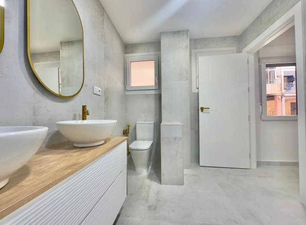 Herverkoop - Appartement - Torrevieja - Acequion