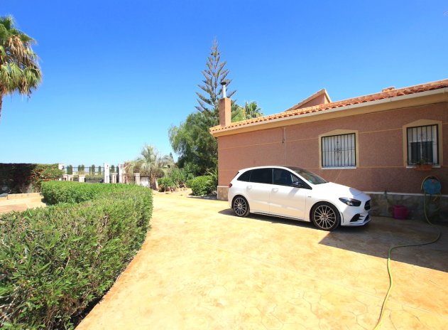 Herverkoop - Finca / Plattelands Woning - Daya Vieja