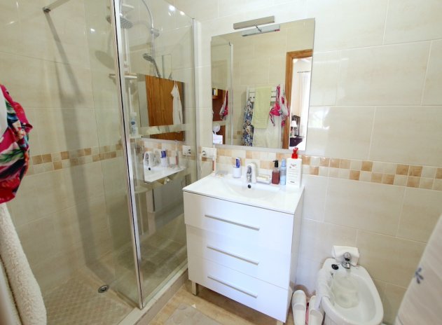 Herverkoop - Finca / Plattelands Woning - Daya Vieja