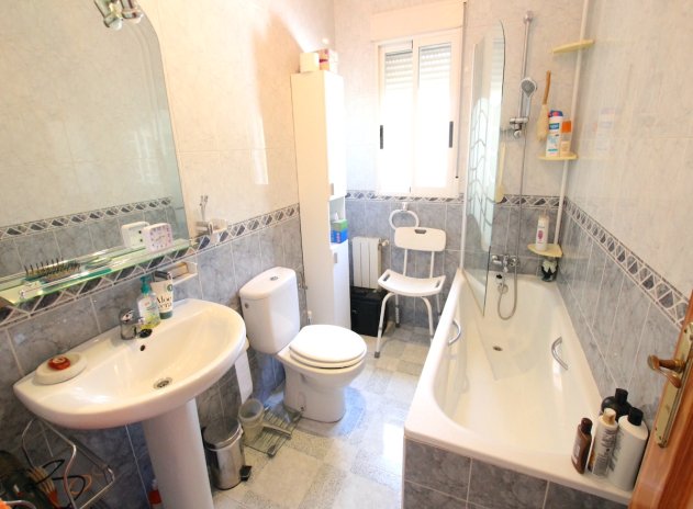 Herverkoop - Finca / Plattelands Woning - Daya Vieja