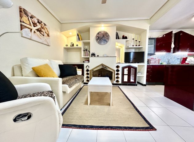 Resale - Apartment / Flat * - Los Altos *