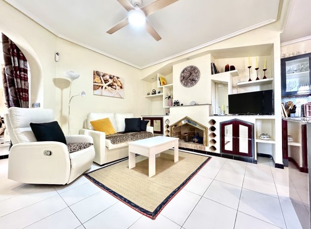 Resale - Apartment / Flat * - Los Altos *