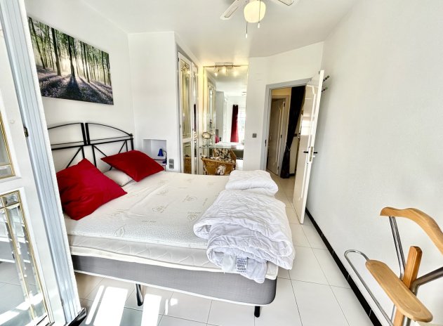 Resale - Apartment / Flat * - Los Altos *