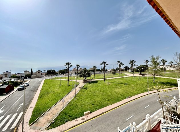 Resale - Apartment / Flat * - Los Altos *