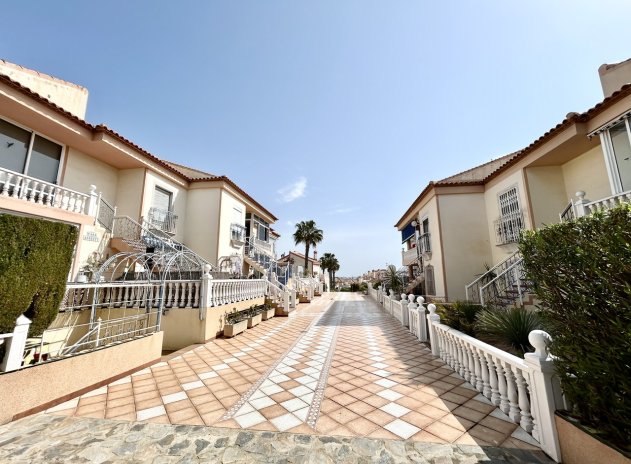 Resale - Apartment / Flat * - Los Altos *
