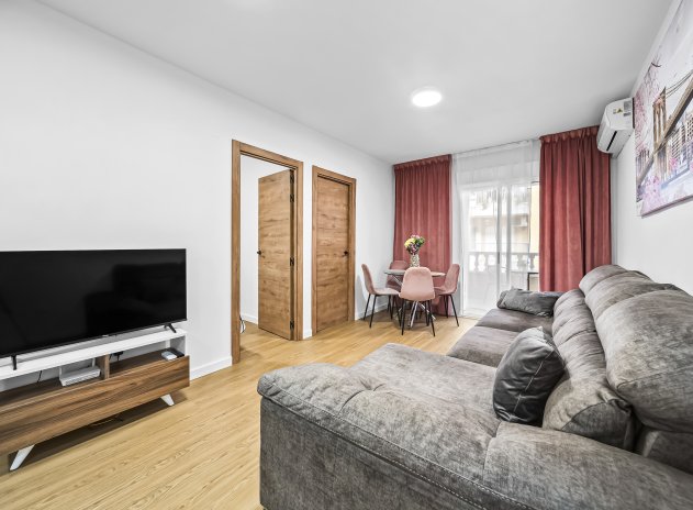 Resale - Apartment / Flat * - Torrevieja *
