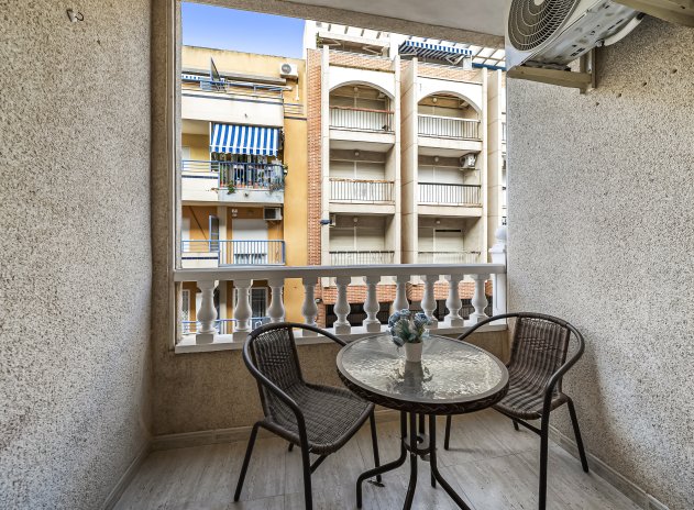 Resale - Apartment / Flat * - Torrevieja *