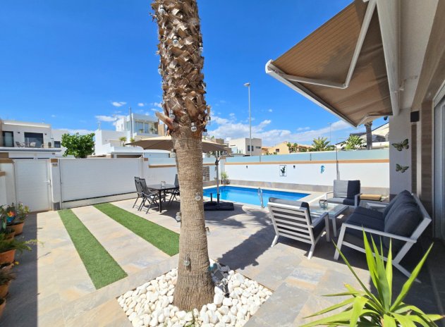 Herverkoop - Villa - Pilar de la Horadada