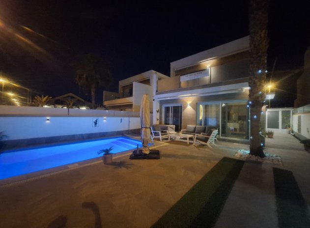 Herverkoop - Villa - Pilar de la Horadada