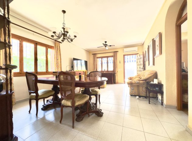 Herverkoop - Villa - Orihuela Costa - La Zenia