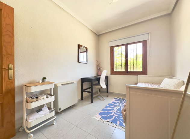Herverkoop - Villa - Orihuela Costa - La Zenia