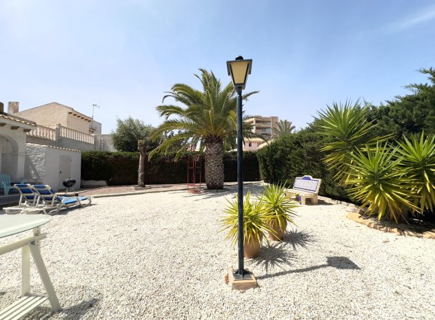Herverkoop - Villa - Orihuela Costa - La Zenia