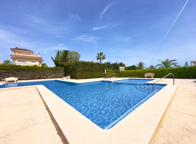 Herverkoop - Villa - Orihuela Costa - La Zenia