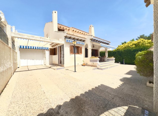 Herverkoop - Villa - Orihuela Costa - La Zenia