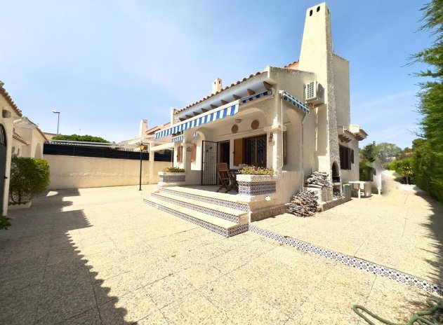 Herverkoop - Villa - Orihuela Costa - La Zenia