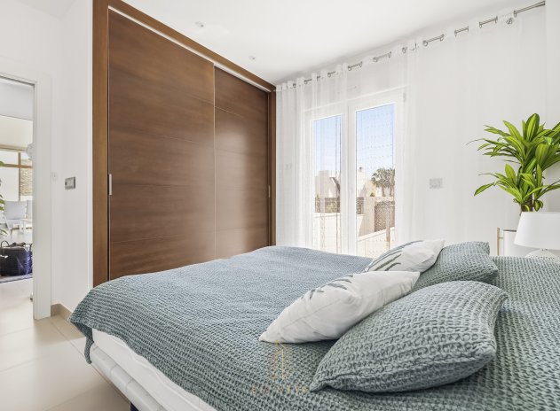 Herverkoop - Villa - Torrevieja - Aguas Nuevas